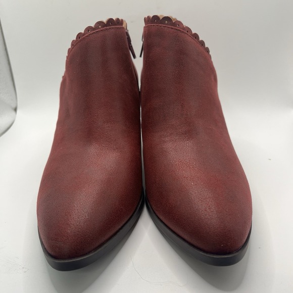 Journey Collection Tessa Red/Maroon Ankle Booties Size 8 Scalloped Edge Side Zip - Picture 3 of 8